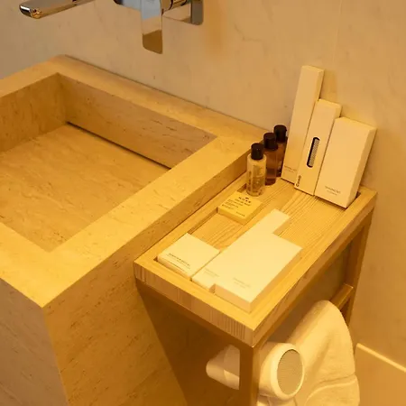 Kaiser Hotel 4*