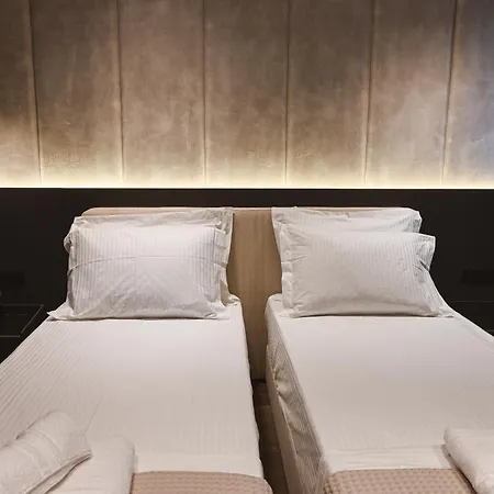 Kaiser Hotel 4*