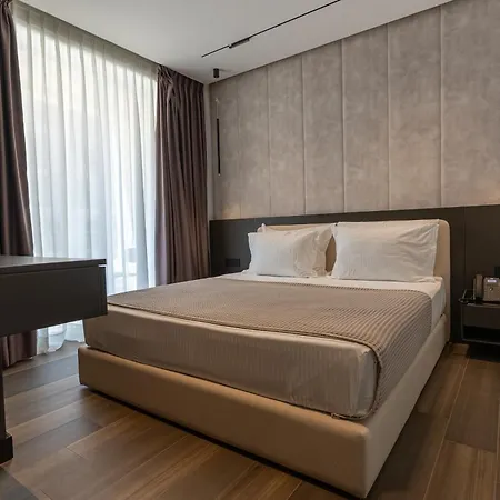 Kaiser Hotel 4*